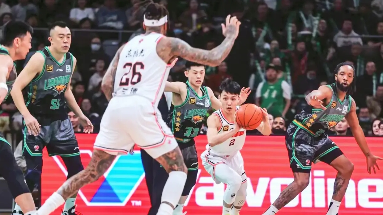 CBA季后赛赛程吃紧，本菲卡今夜队长鼓劲，气氛紧张，训练强度明显提升(cba男篮比赛录像回放录像)