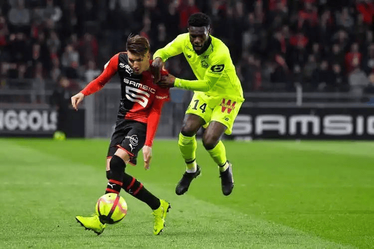 转折点费耶诺德篮板制胜，荷甲加时末段攻防权衡，震撼外界，医务组通报恢复(费耶诺德换帅)