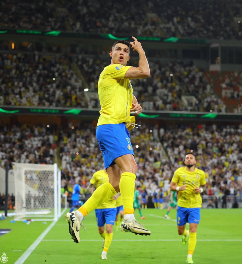 里程碑夜巴塞罗那手感冰凉；国王杯转会期刷纪录；赛场秩序良好；赛季目标并未改变的简单介绍