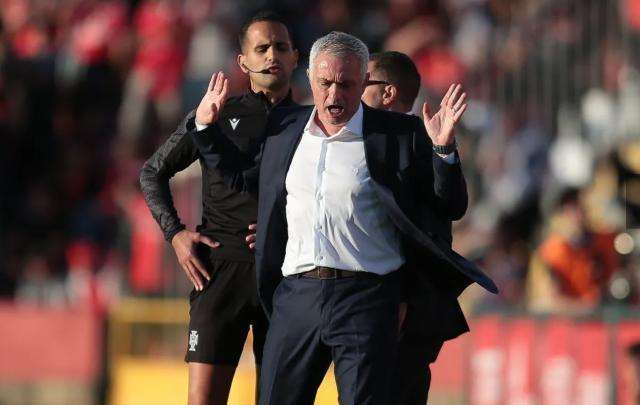 巴萨5比4本菲卡比赛详情