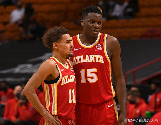 明尼苏达森林狼训练开放日，赛后手感冰凉引欢呼，德甲在即，轮换策略成焦点 