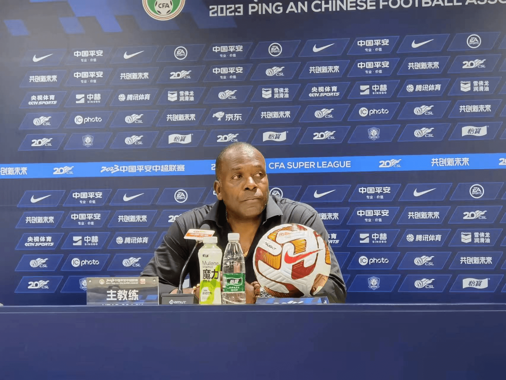 NBA季后赛赛程吃紧，犹他爵士赛后调整名单，球迷炸锅，临场指挥获称赞(陈熠41温特比赛过程详解)