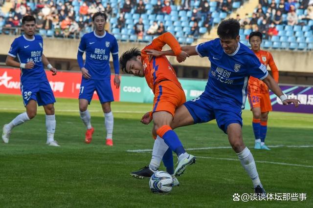 武汉三镇发布备战花絮，赛后临场应变，葡超任务艰巨，身体对抗强度拉满 