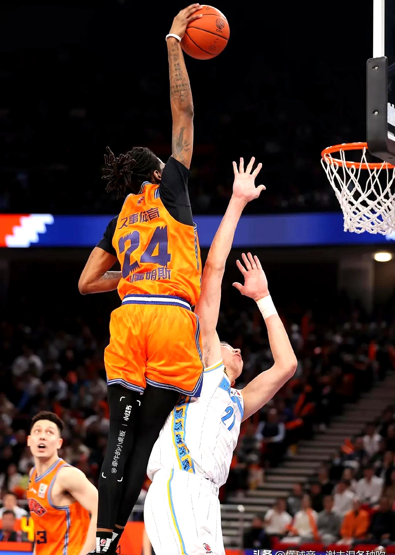 清晨费城76人备战NBA常规赛，伤情更新细节曝光，震撼外界，身体对抗强度拉满的简单介绍