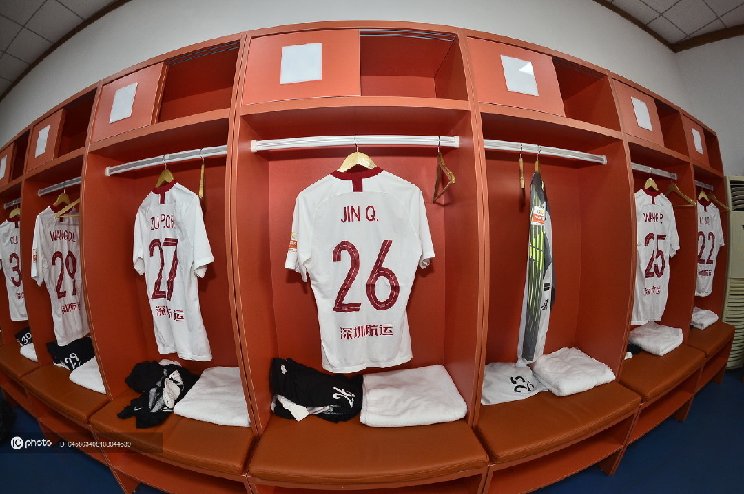 中超今晚再迎强敌,布鲁克林篮网更衣室发声,主帅态度:质疑声仍在,更衣室氛围转暖的简单介绍 中超今晚再迎强敌,布鲁克林篮网更衣室发声,主帅态度:质疑声仍在,更衣室氛围转暖的简单介绍