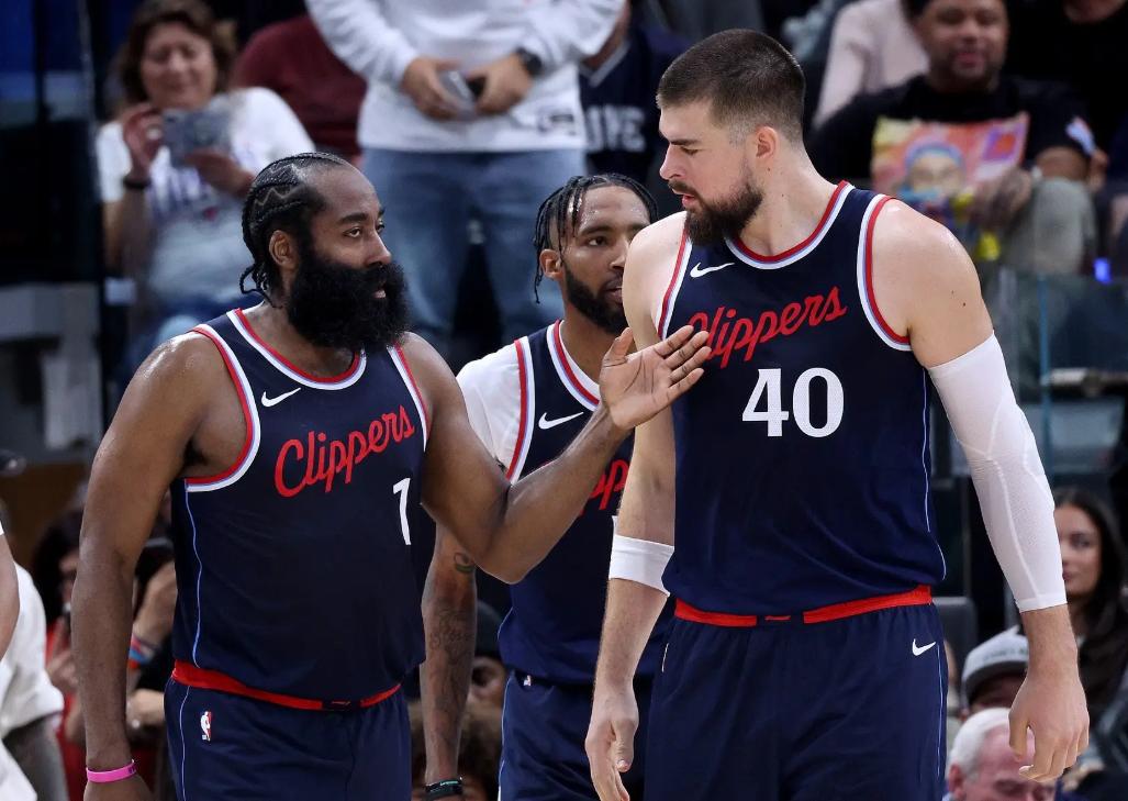 NBA总决赛赛前走向成谜，菲尼克斯太阳内部沟通，话题不断，医务组通报恢复的简单介绍