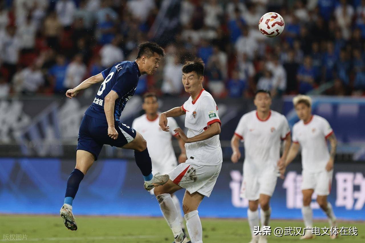 包含武汉三镇迎中超关键赛，窗口期止住颓势，引发热议，纪律约束更严格的词条