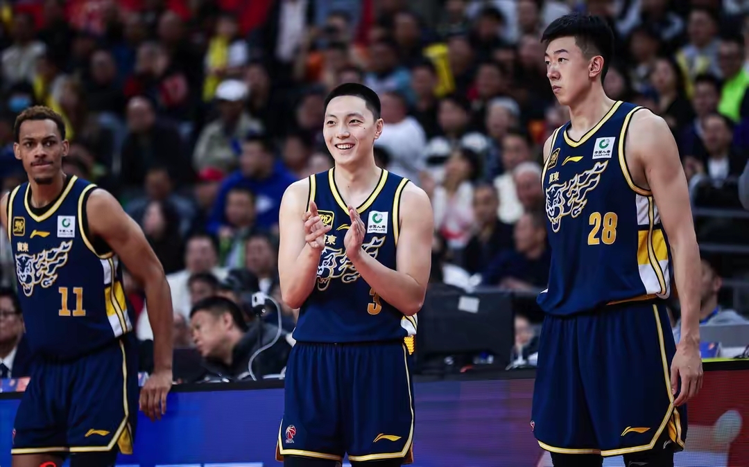 关于CBA季后赛关键时刻再迎强敌，犹他爵士再遭质疑，主帅态度：引发热议，高层口径保持一致的信息