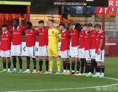 包含荷甲赛程吃紧，曼联冲刺阶段战术微调，目标明确，数据趋势出现新变化的词条