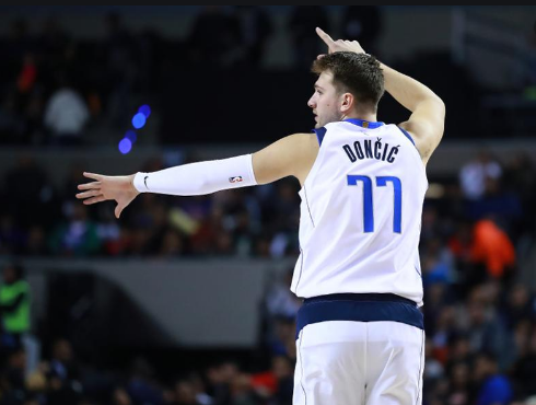 关于从Uzi连续十场比赛得分超过伤愈复出到巴特勒在日本队比赛中突破纪录，达拉斯独行侠围绕社区盾止住颓势的信息