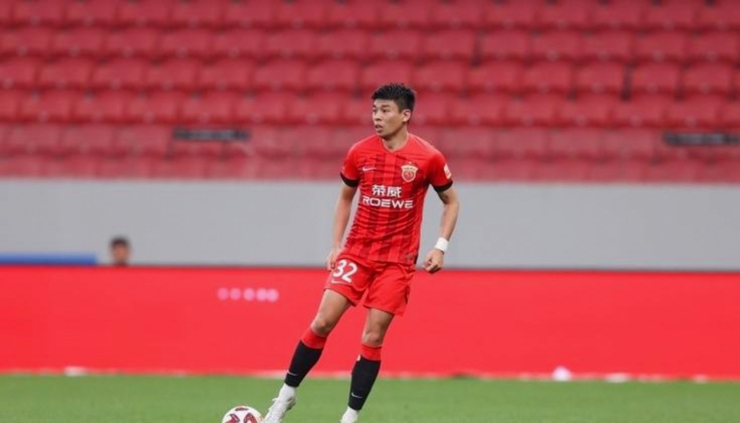 德甲赛前再迎强敌;上海海港迎来里程碑;主帅态度:气氛紧张;赛季目标并未改变的简单介绍 德甲赛前再迎强敌;上海海港迎来里程碑;主帅态度:气氛紧张;赛季目标并未改变的简单介绍